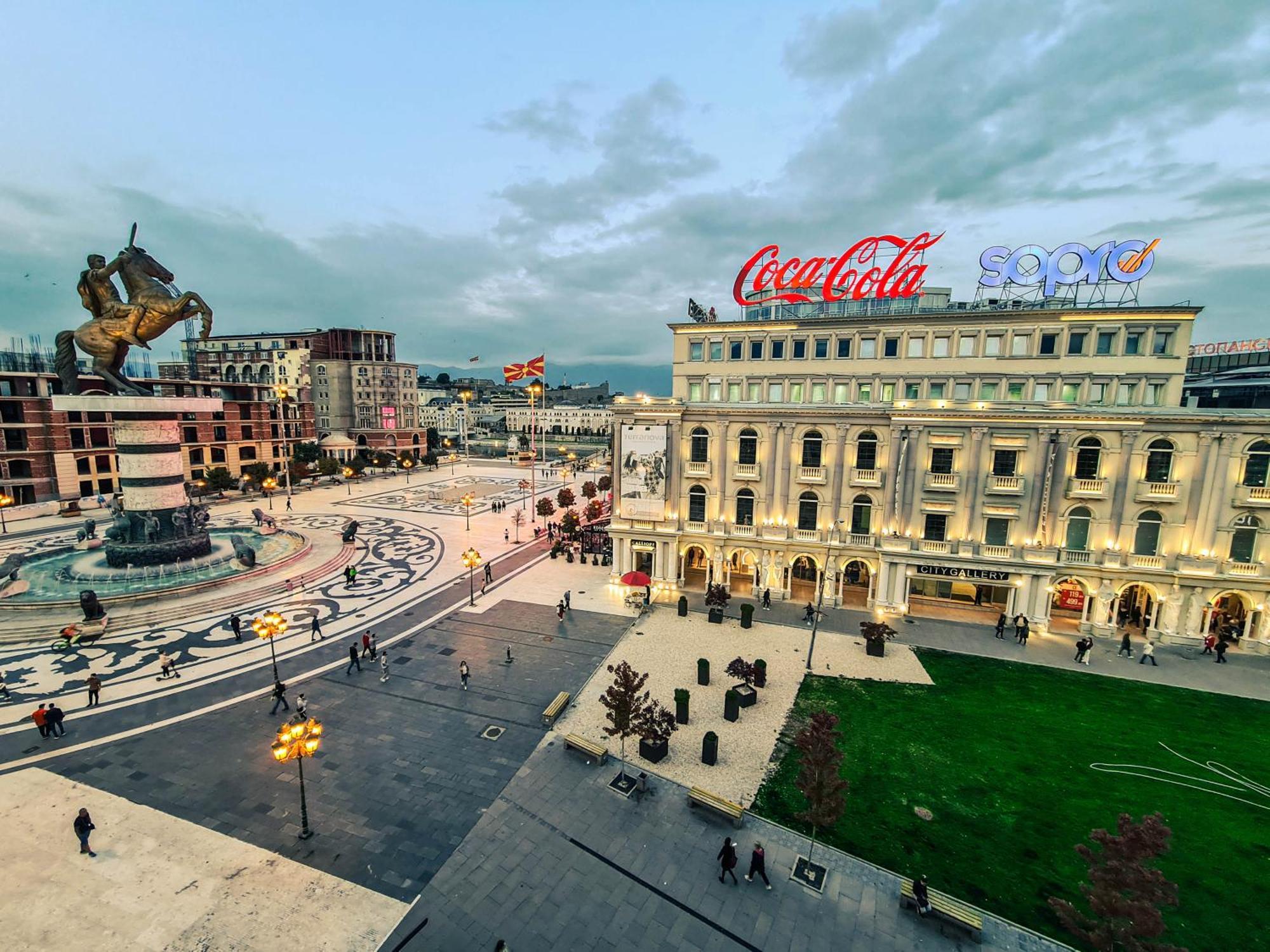 Fantazy Apartment Main Square Скопье Экстерьер фото