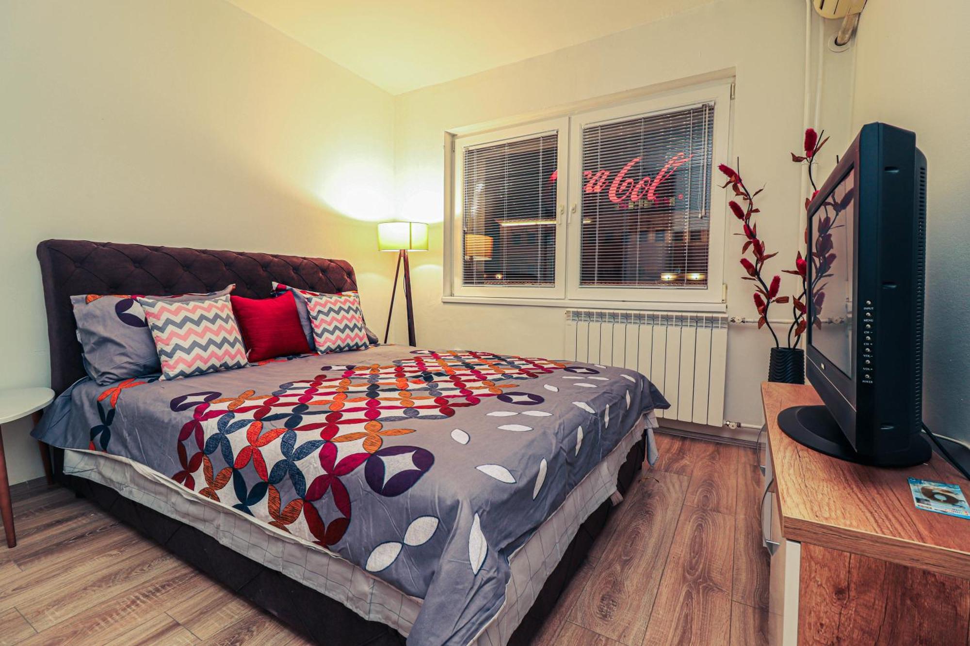 Fantazy Apartment Main Square Скопье Экстерьер фото